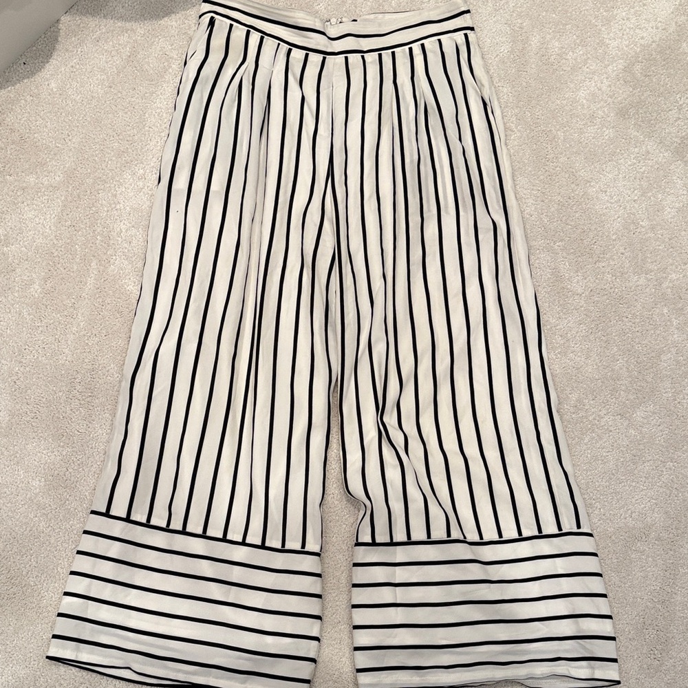 L'ATISTE Navy & White Striped Capri Pants